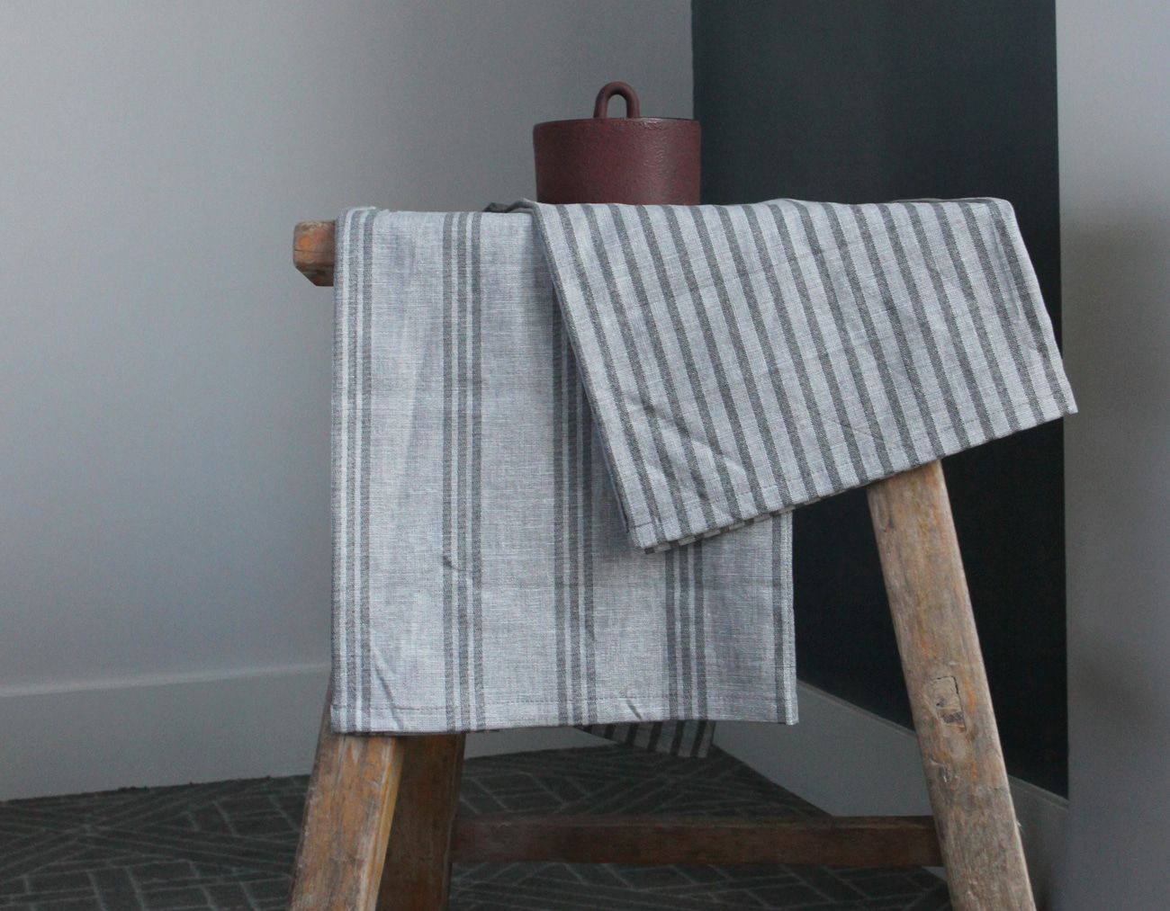 STRIPE PLACEMAT SET _GRAY